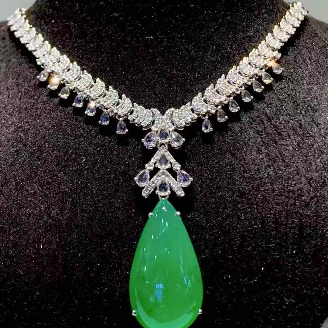 14k Gold 16.3 Ct Natural Emerald & Diamond & Sapphire Necklace - 3