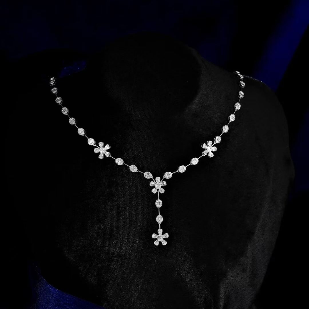 14k Gold 2.1 Ct Natural H Diamond Necklace: Ref:231095006 // gold content:14k gold // main gemstone:diamond // shape:multiple // carat weight:2. 1ct // clarity grade:vs-si // color:h // treatment:natural // Low Estimate: 9000 Condition: New