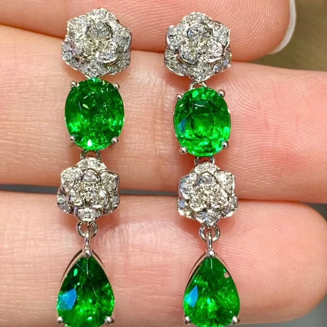 14k Gold 4.5 Ct Natural Tsavorite & Diamond Earrings - 2