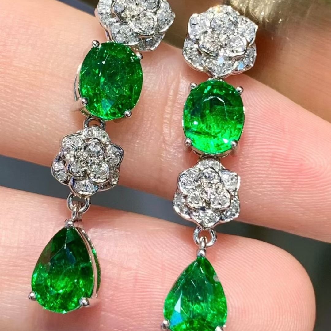 14k Gold 4.5 Ct Natural Tsavorite & Diamond Earrings - 5