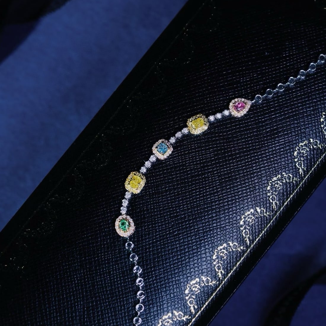 14k Gold 0.97 Ctw Natural Color Diamond & Diamond Bracelet: Ref:231095079 // gold content:14k gold // main gemstone:color diamond // shape:multiple // carat weight:0. 65ct // color:color // treatment:natural // // adjacent gemstone 2 : diamond // shape:round /