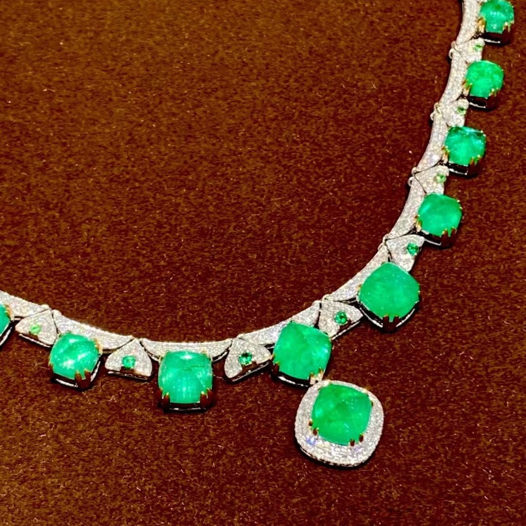 14k Gold 19.6 Ct Natural Emerald & Diamond Necklace - 2
