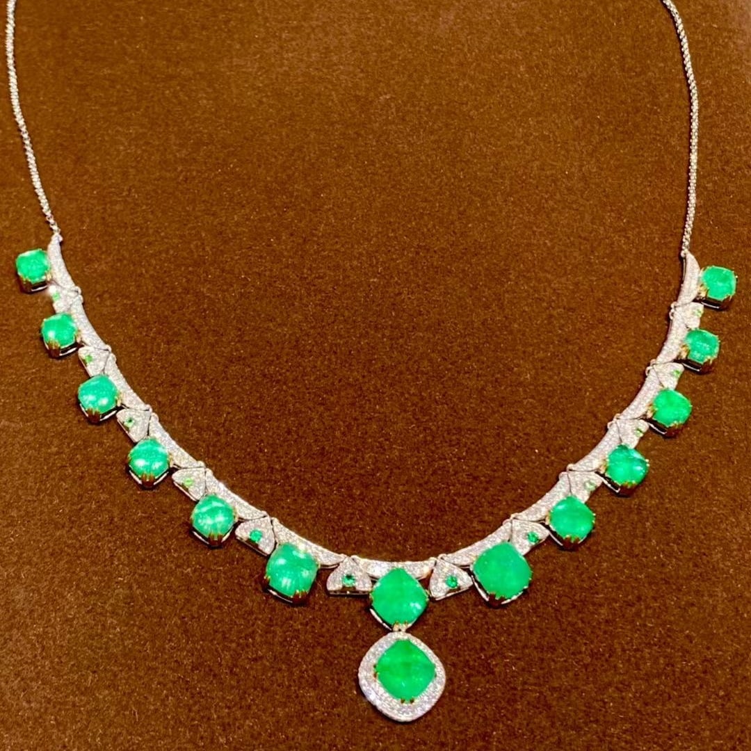 14k Gold 19.6 Ct Natural Emerald & Diamond Necklace - 4