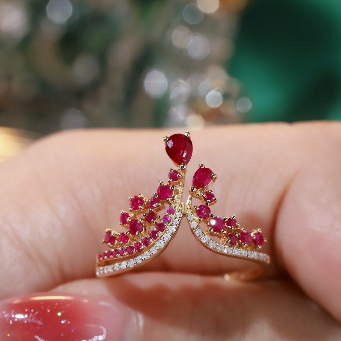 14k Gold 0.85 Ctw Natural Ruby & Diamond Ring: Ref:231095104 // gold content:14k gold // ring size:7. 25us // // main gemstone:ruby // shape:multiple // carat weight:0. 75ct // color:red // treatment:natural // // adjacent gemstone 2 : diamond //