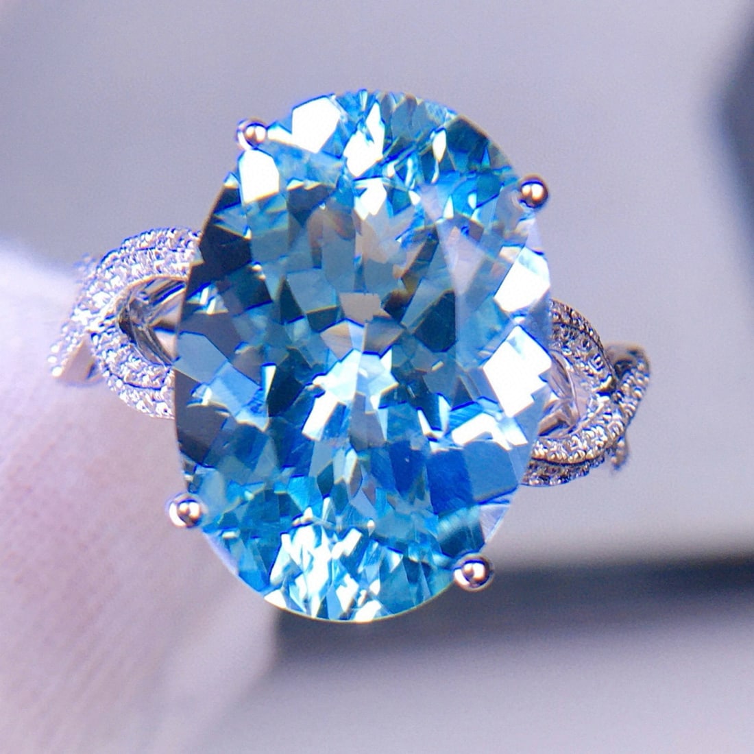 14k Gold 6.82 Ct Natural Aquamarine & Diamond Ring - 2