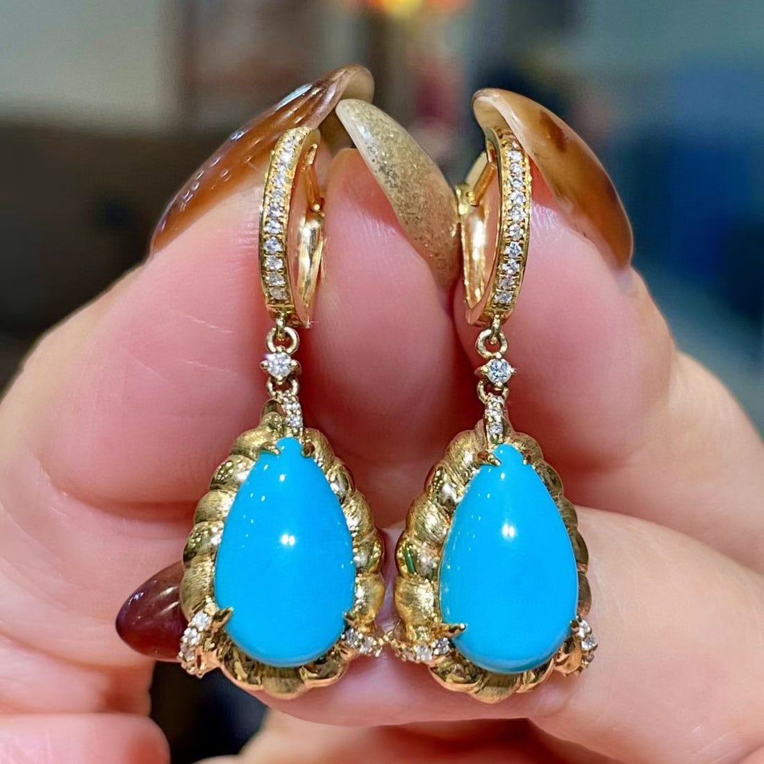 14k Gold 5.63 Ctw Natural Blue Turquoise & Diamond Earrings: Ref:231095131 // gold content:14k gold // main gemstone:blue turquoise // shape:pear // carat weight:5. 39ct // color:blue // treatment:natural // // adjacent gemstone 2 : diamond // shape:round // ca