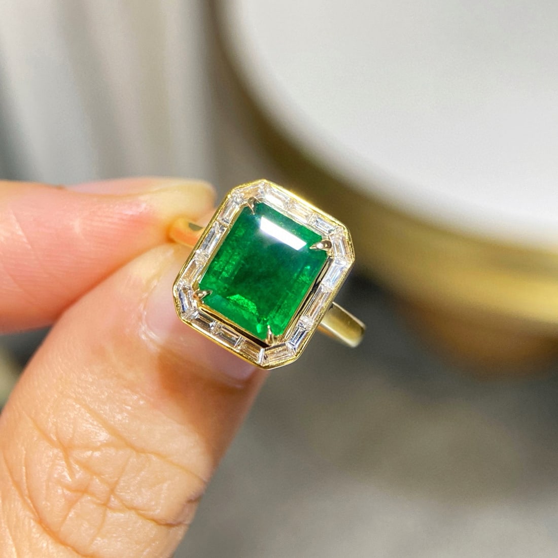 14k Gold 3.20 Ctw Natural Emerald & Diamond Ring - 2