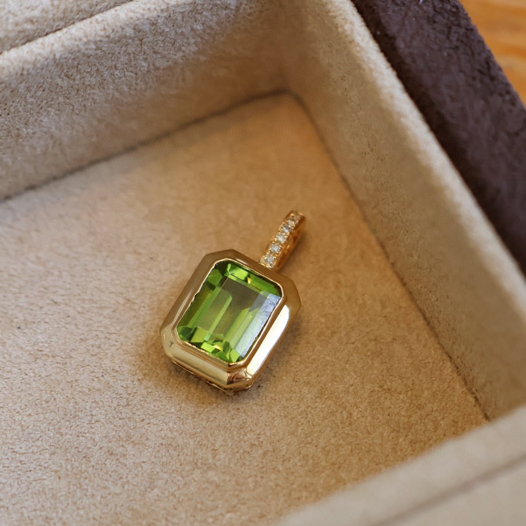 14k Gold 1.8 Ct Natural Peridot & Diamond Pendant( Without Chain ) - 2