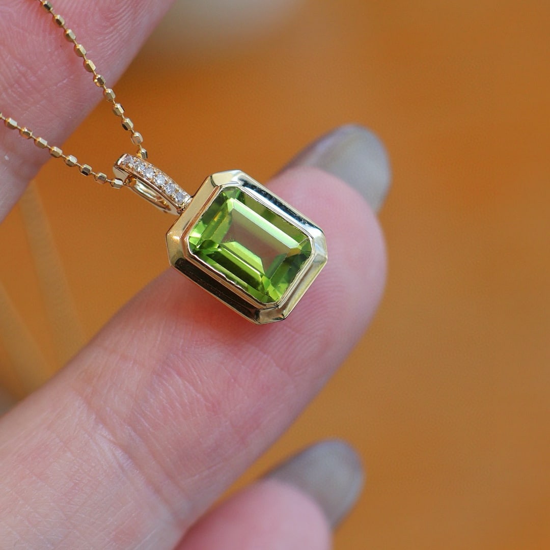 14k Gold 1.8 Ct Natural Peridot & Diamond Pendant( Without Chain ) - 5