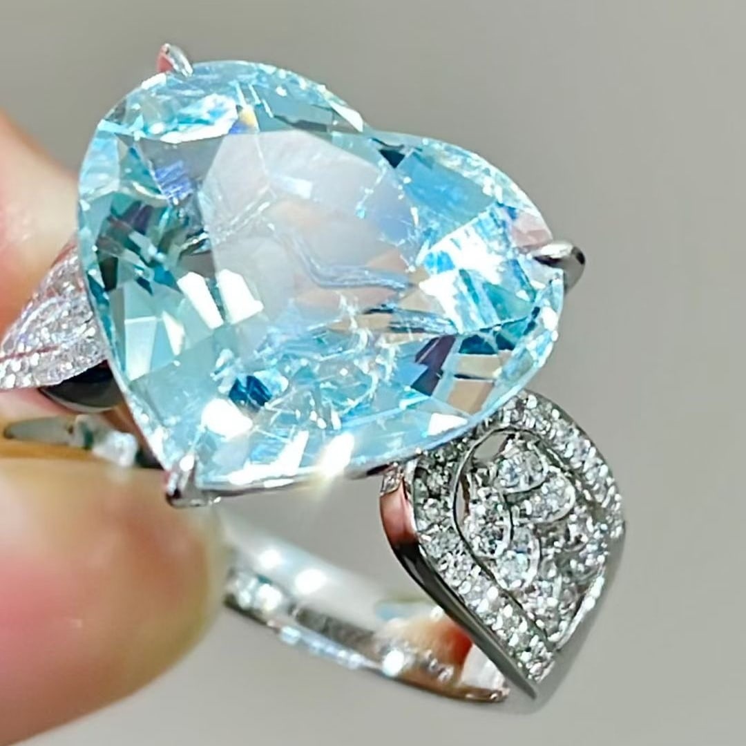 14k Gold 5.28 Ct Natural Aquamarine & Diamond Ring - 2