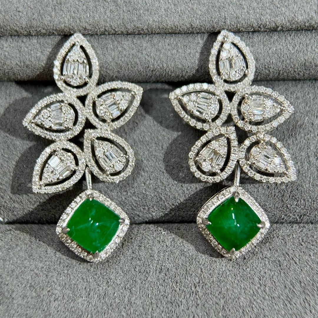 14k Gold 2.78 Ctw Natural Emerald & Diamond Earrings: Ref:231095224 // gold content:14k gold // main gemstone:emerald // shape:sugar-loaf // carat weight:1. 88ct // color:green // treatment:natural // // adjacent gemstone 2 : diamond // shape:multiple