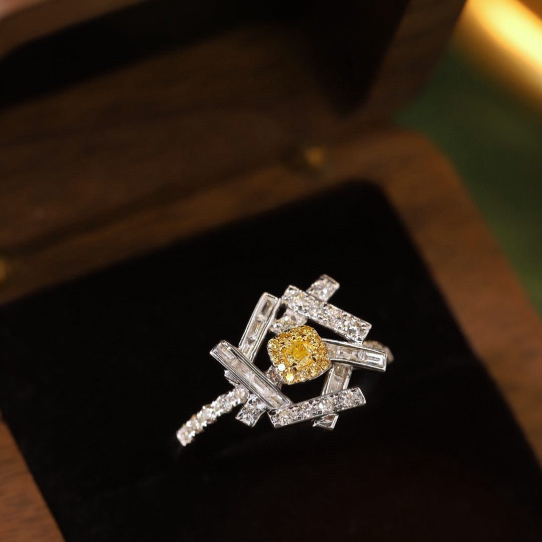 14k Gold 0.6 Ctw Natural Yellow Diamond & Diamond Ring - 7