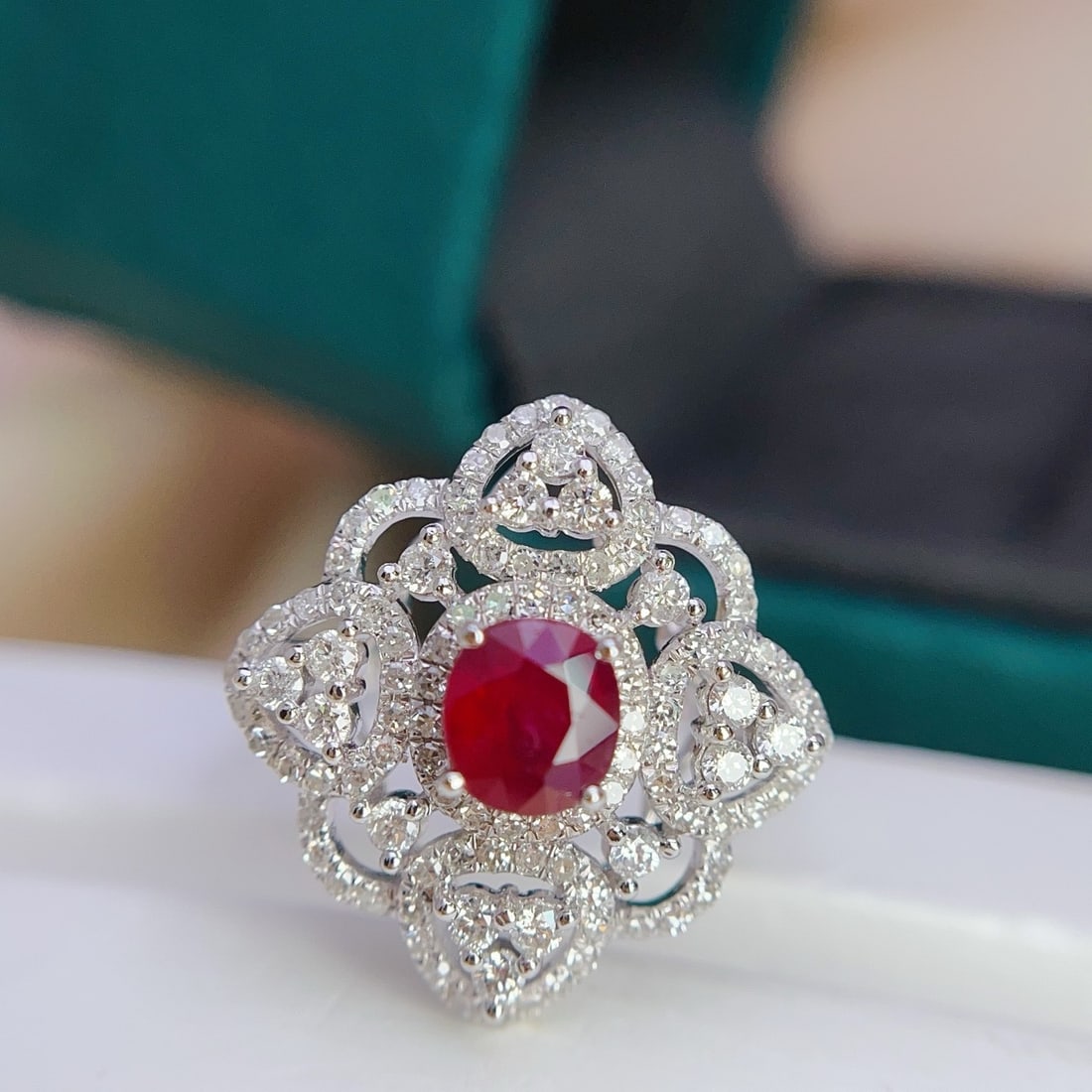 14k Gold 1.00 Ct Natural Ruby & Diamond Ring: Ref:231096003 // gold content:14k gold // ring size:7. 25us // // main gemstone:ruby // shape:oval // carat weight:1. 00ct // color:red // treatment:natural // // adjacent gemstone 2 : diamond // numb