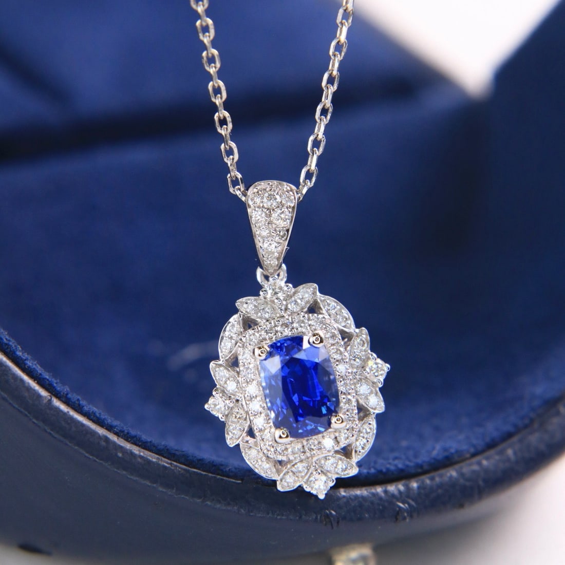 14k Gold 1.50 Ctw Natural Sapphire & Diamond Necklace - 2