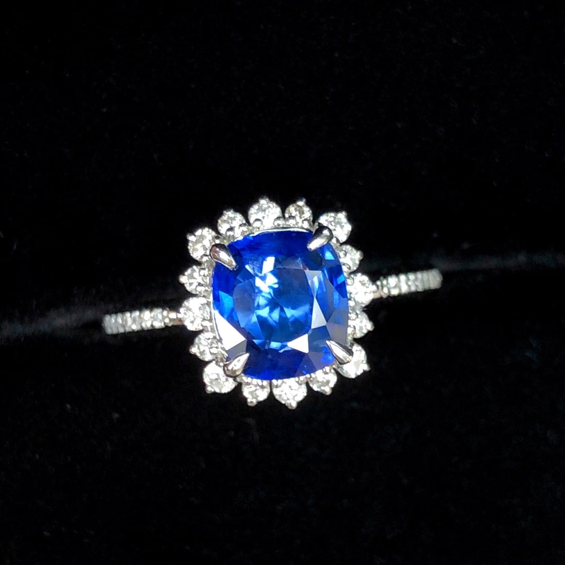 14k Gold 1.89 Ctw Natural Sapphire & Diamond Ring - 4