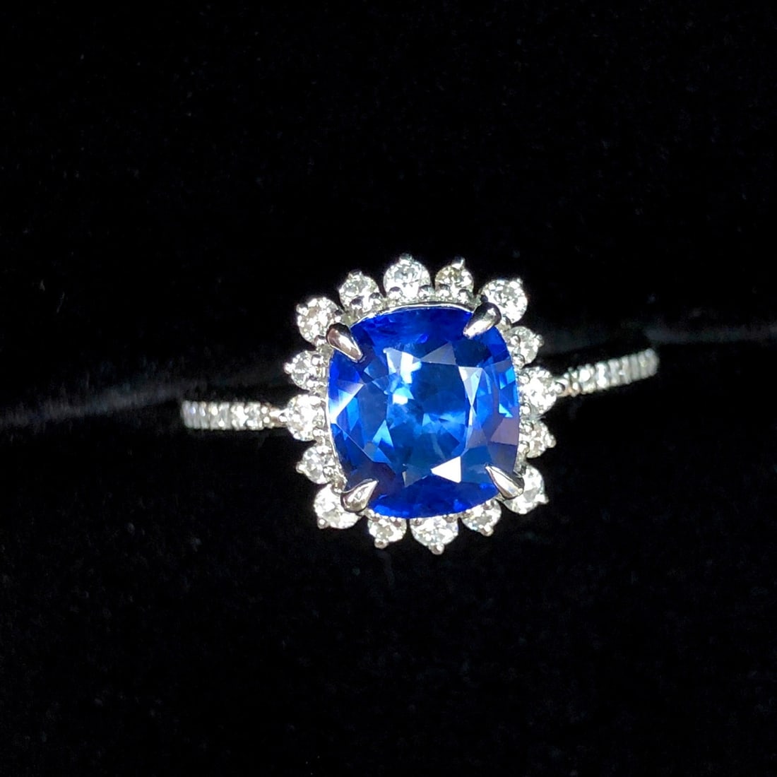 14k Gold 1.89 Ctw Natural Sapphire & Diamond Ring - 5