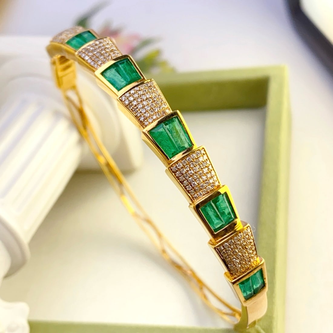 14k Gold 3.30 Ct Natural Emerald & Diamond Bangle: Ref:231096056 // gold content:14k gold // main gemstone:emerald // shape:baguette // carat weight:3. 30ct // color:green // treatment:natural // // adjacent gemstone 2 : diamond // number of