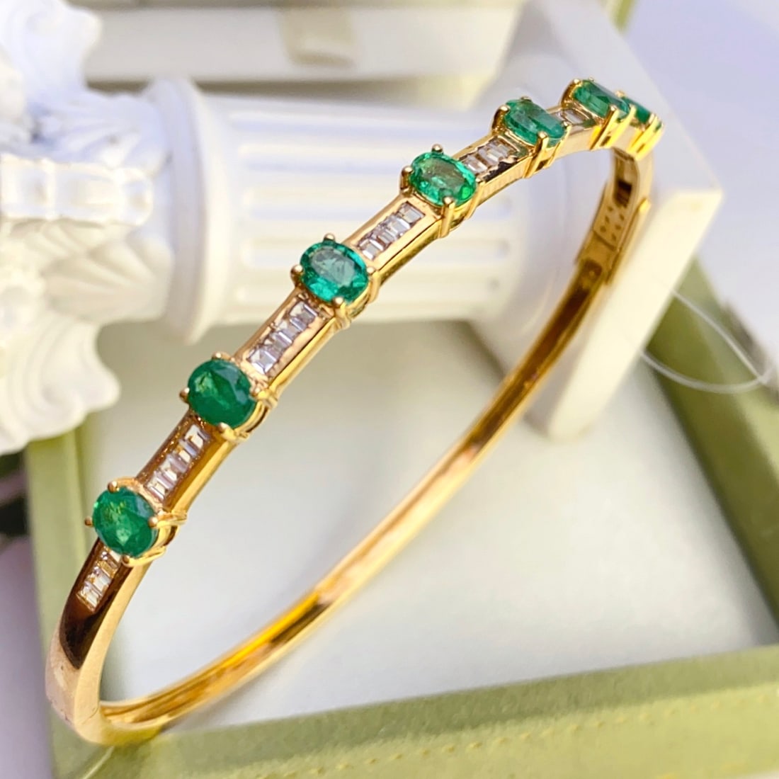 14k Gold 2.85 Ct Natural Emerald & Sapphire Bangle - 3