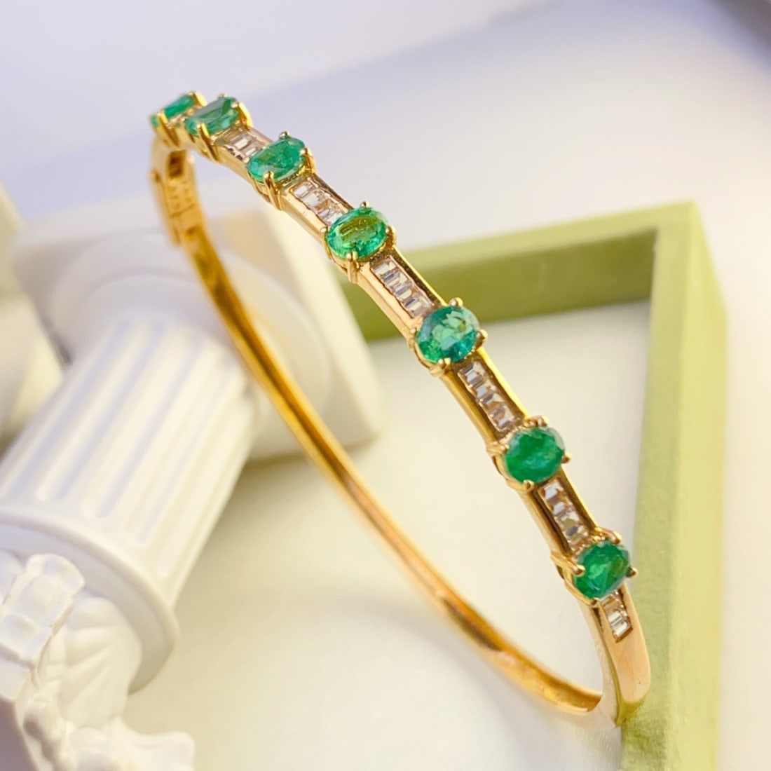 14k Gold 2.85 Ct Natural Emerald & Sapphire Bangle - 4