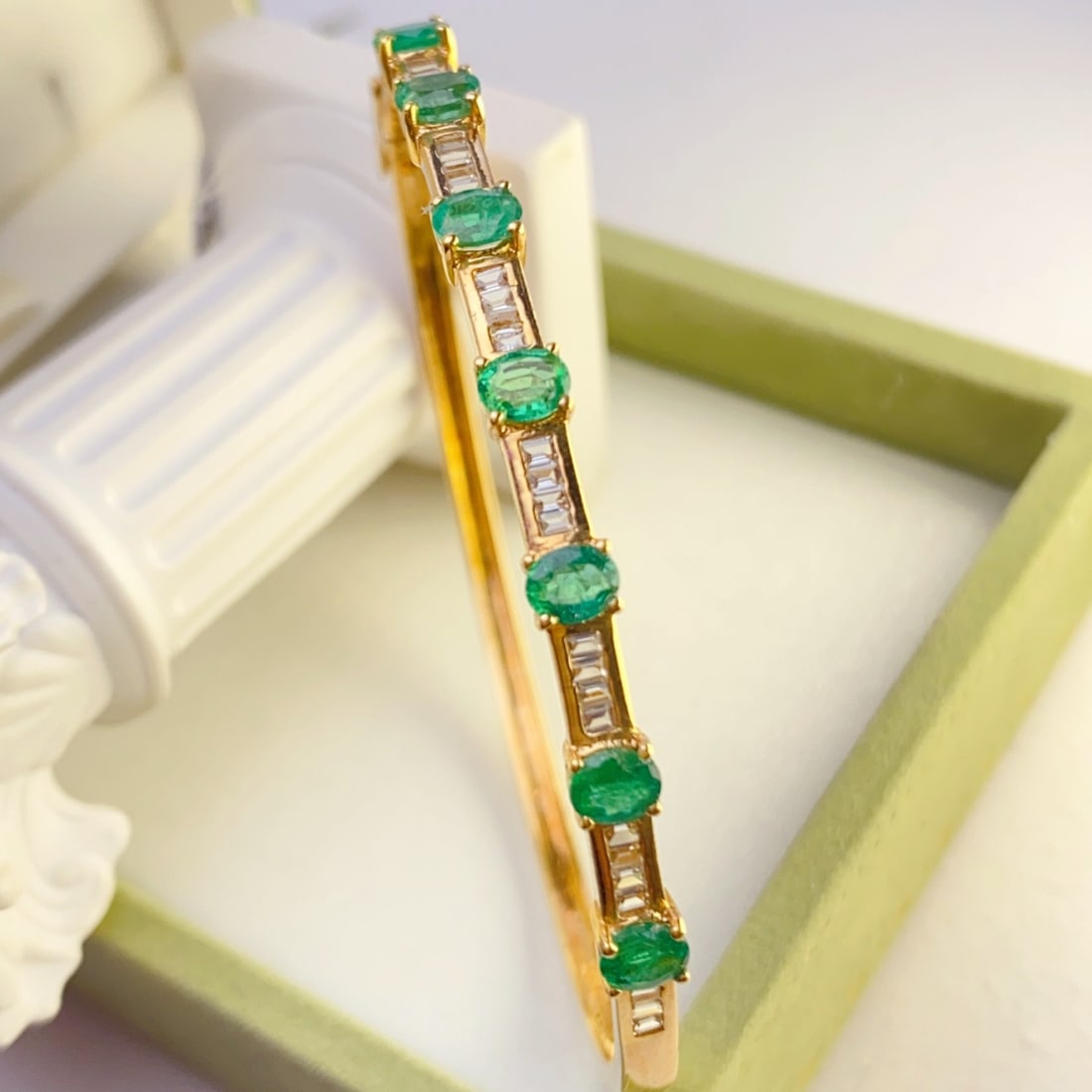 14k Gold 2.85 Ct Natural Emerald & Sapphire Bangle - 5