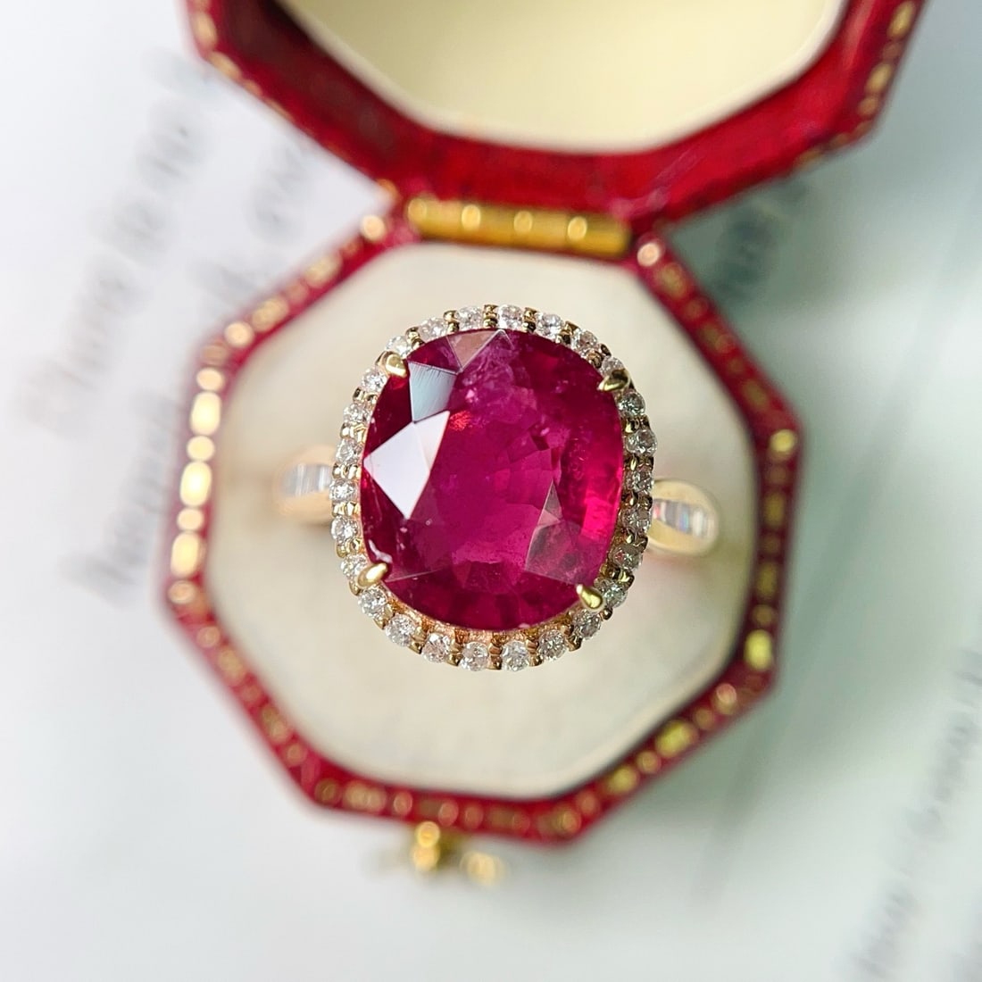 14k Gold 5.50 Ct Natural Tourmaline & Diamond Ring: Ref:231096079 // gold content:14k gold // ring size:7. 25us // // main gemstone:tourmaline // shape:oval // carat weight:5. 50ct // color:red // treatment:natural // // adjacent gemstone 2 : diamond /