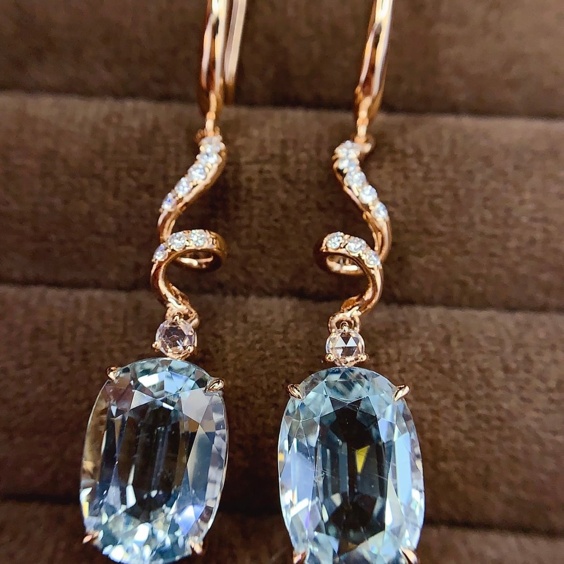 14k Gold 8.9 Ct Natural Aquamarine & Diamond Earrings - 3