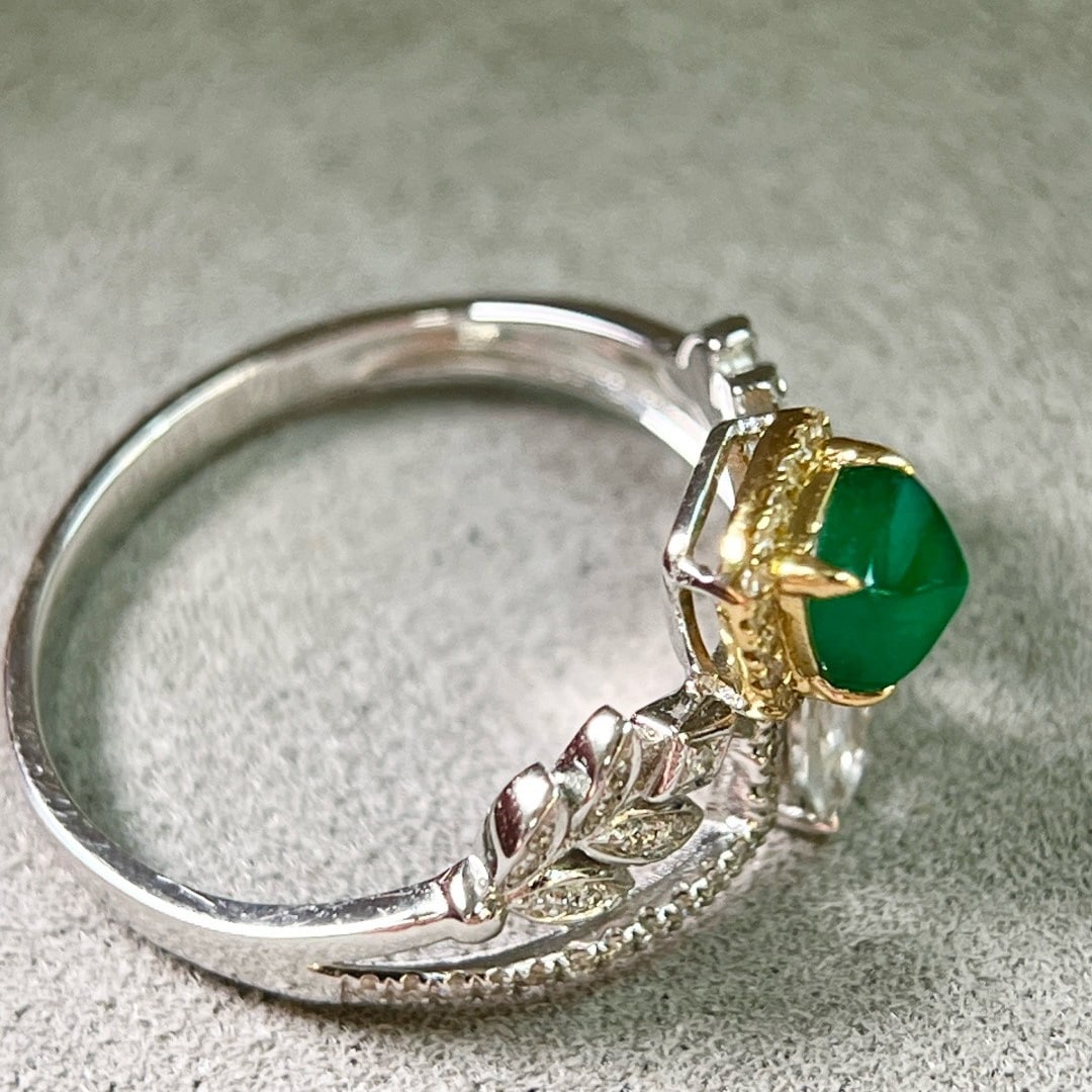 14k Gold 0.77 Ctw Vivid Green Natural Emerald & Diamond Ring - 3
