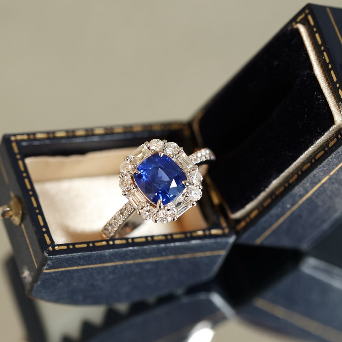 14k Gold 2.71 Ctw Natural Sapphire & Diamond Ring - 2