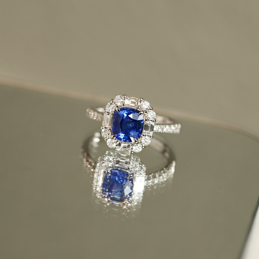 14k Gold 2.71 Ctw Natural Sapphire & Diamond Ring - 3