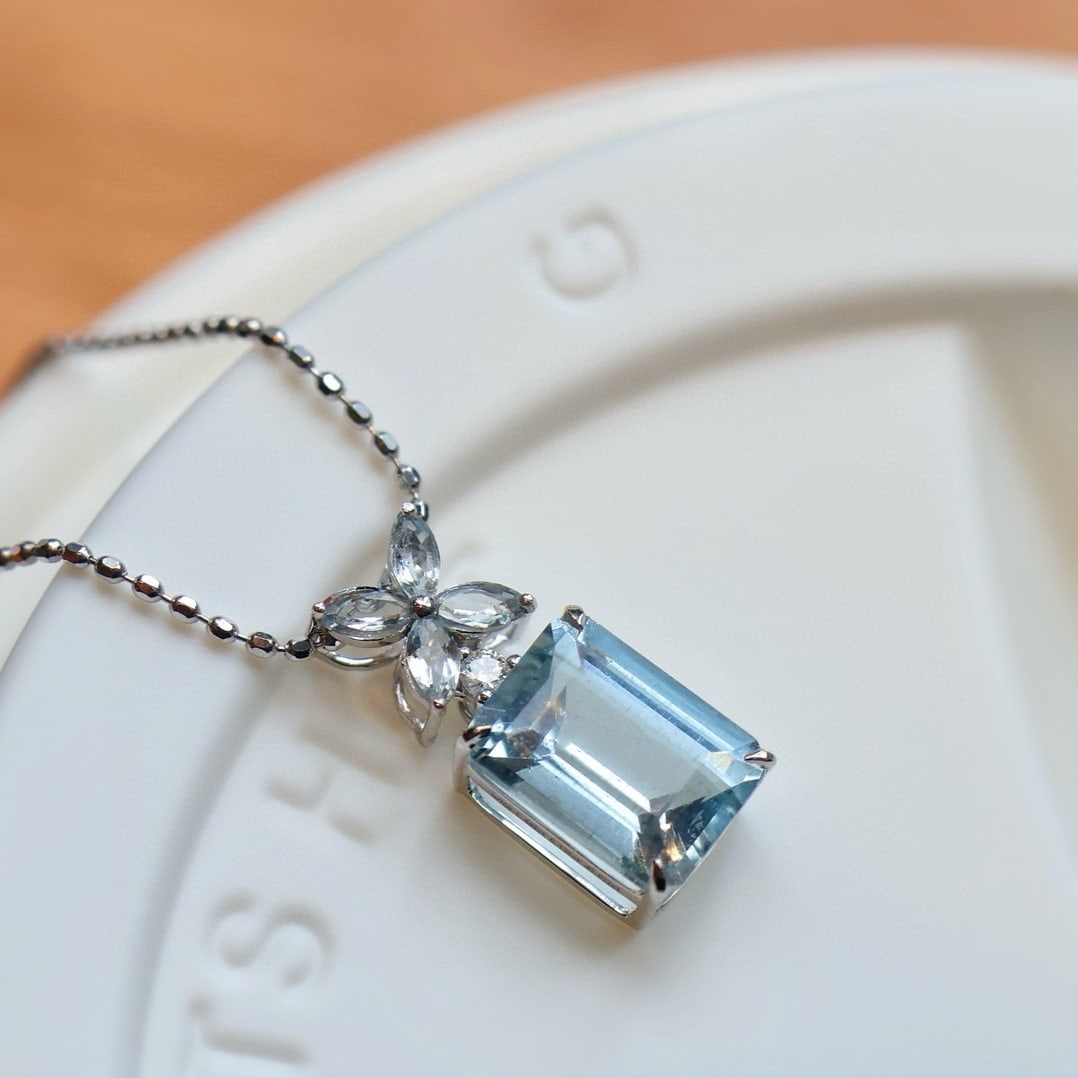14k Gold 1.6 Ct Natural Aquamarine & Diamond Pendant( Without Chain ) - 5