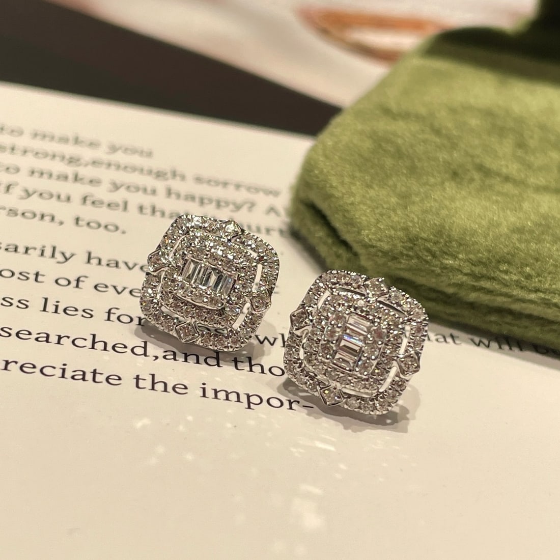 14k Gold 0.50 Ct Natural H Diamond Earrings: Ref:231096155 // gold content:14k gold // main gemstone:diamond // shape:multiple // carat weight:0. 50ct // clarity grade:vs-si // color:h // treatment:natural // High Estimate: 4300 Condition: New