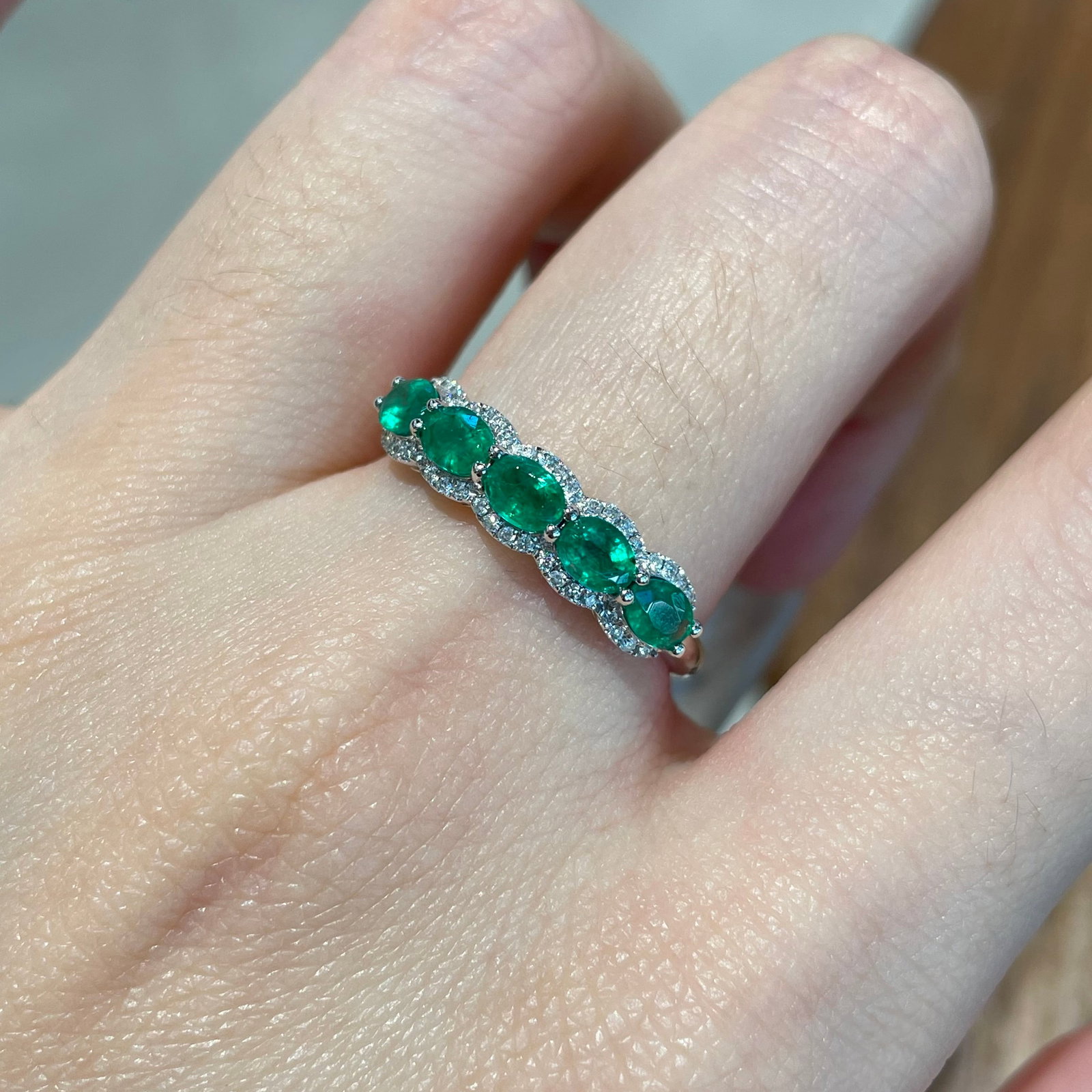 14k Gold 0.78 Ct Natural Emerald & Diamond Ring: Ref:231096158 // gold content:14k gold // ring size:7. 25us // // main gemstone:emerald // shape:oval // carat weight:0. 78ct // color:green // treatment:natural // // adjacent gemstone 2 : diamond