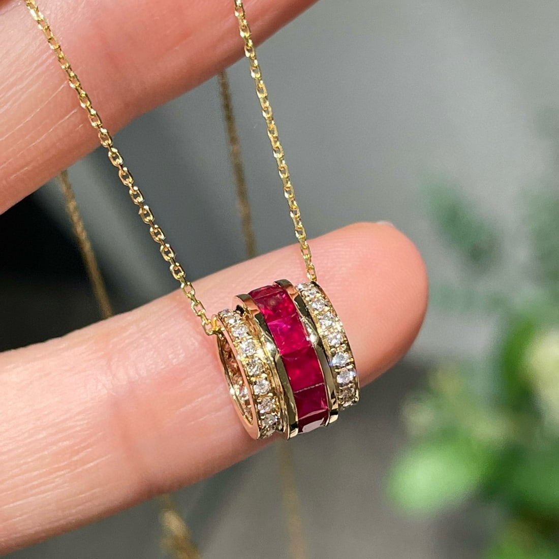 14k Gold 1.3 Ct Natural Ruby & Diamond Necklace: Ref:231096159 // gold content:14k gold // main gemstone:ruby // shape:princess // carat weight:1. 3ct // color:red // treatment:natural // // adjacent gemstone 2 : diamond // shape:round // clarity