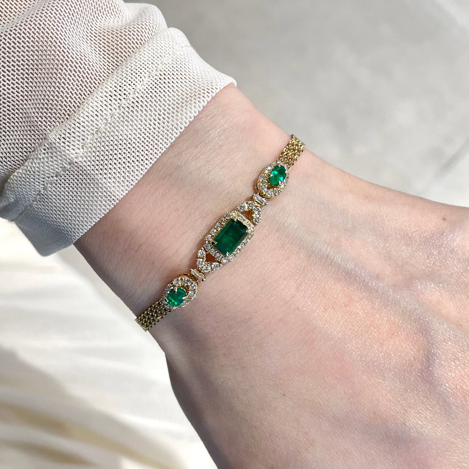 14k Gold 1.35 Ctw Vivid Green Natural Emerald & Emerald Bracelet - 4