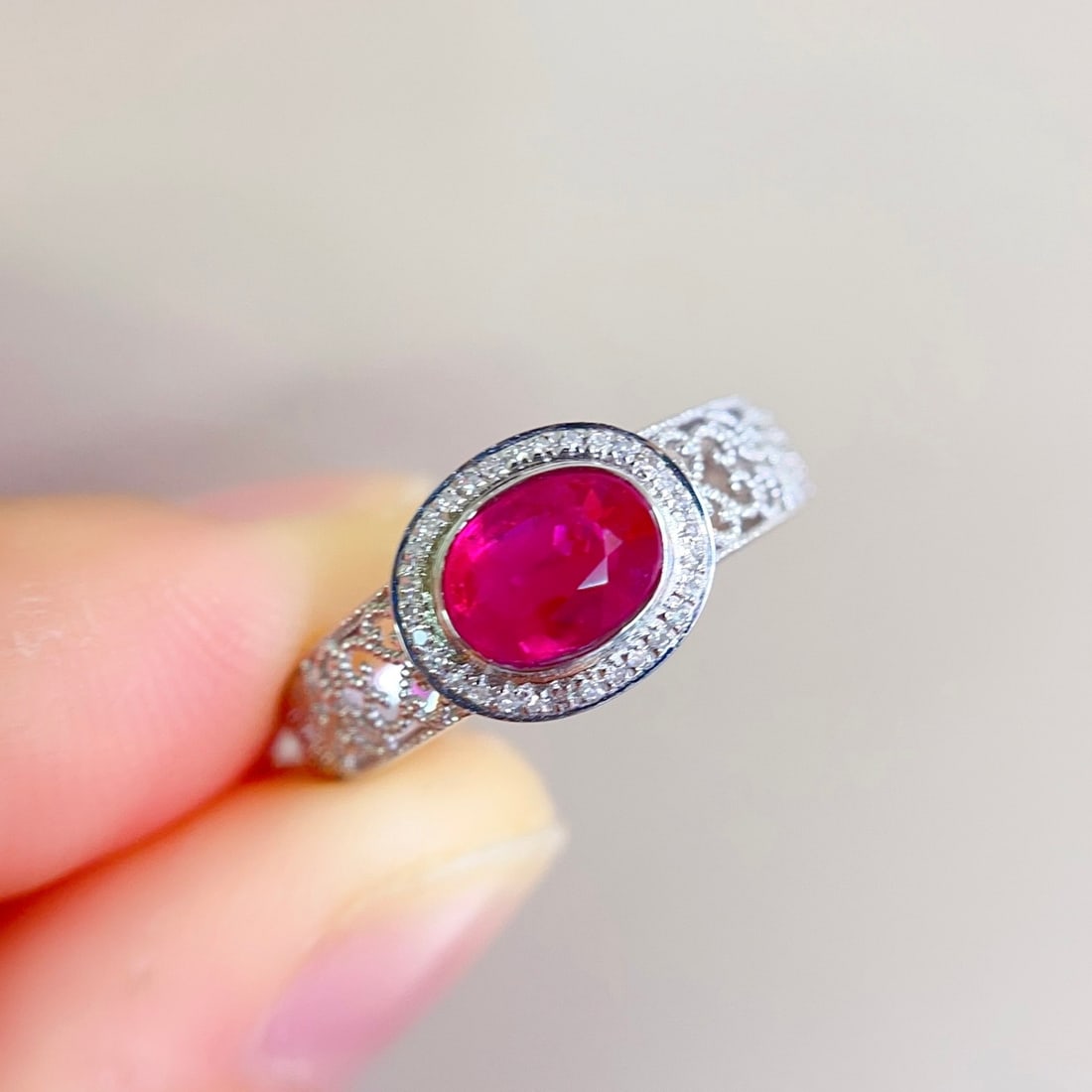 14k Gold 1.10 Ct Natural Ruby & Diamond Ring: Ref:231096174 // gold content:14k gold // ring size:7. 25us // // main gemstone:ruby // shape:oval // carat weight:1. 10ct // color:red // treatment:natural // // adjacent gemstone 2 : diamond //