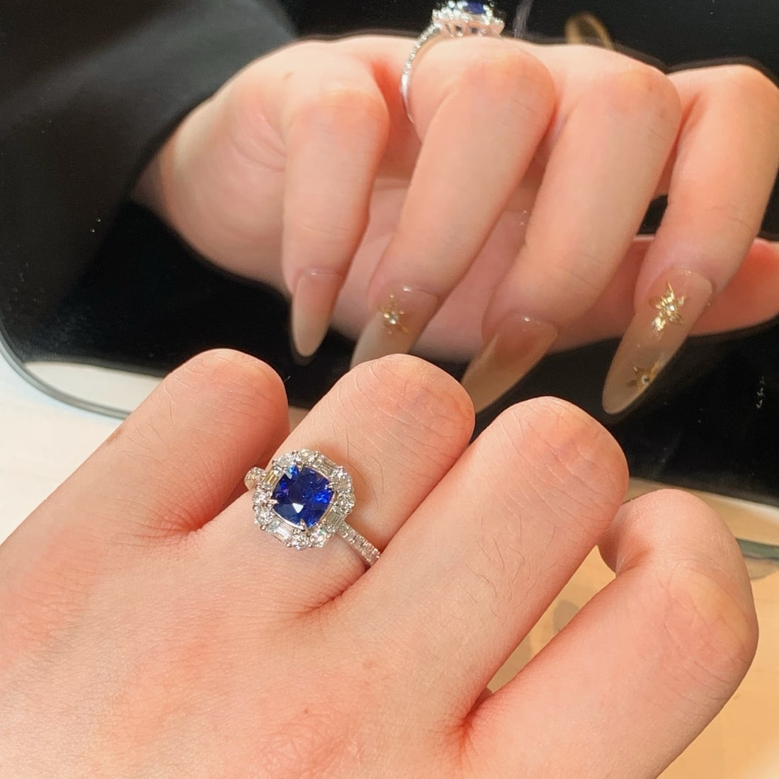 14k Gold 2.56 Ctw Vivid Blue Natural Sapphire & Diamond Ring - 5