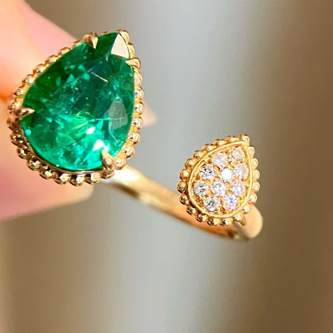 14k Gold 1.96 Ct Vivid Green Natural Emerald & Diamond Ring - 3