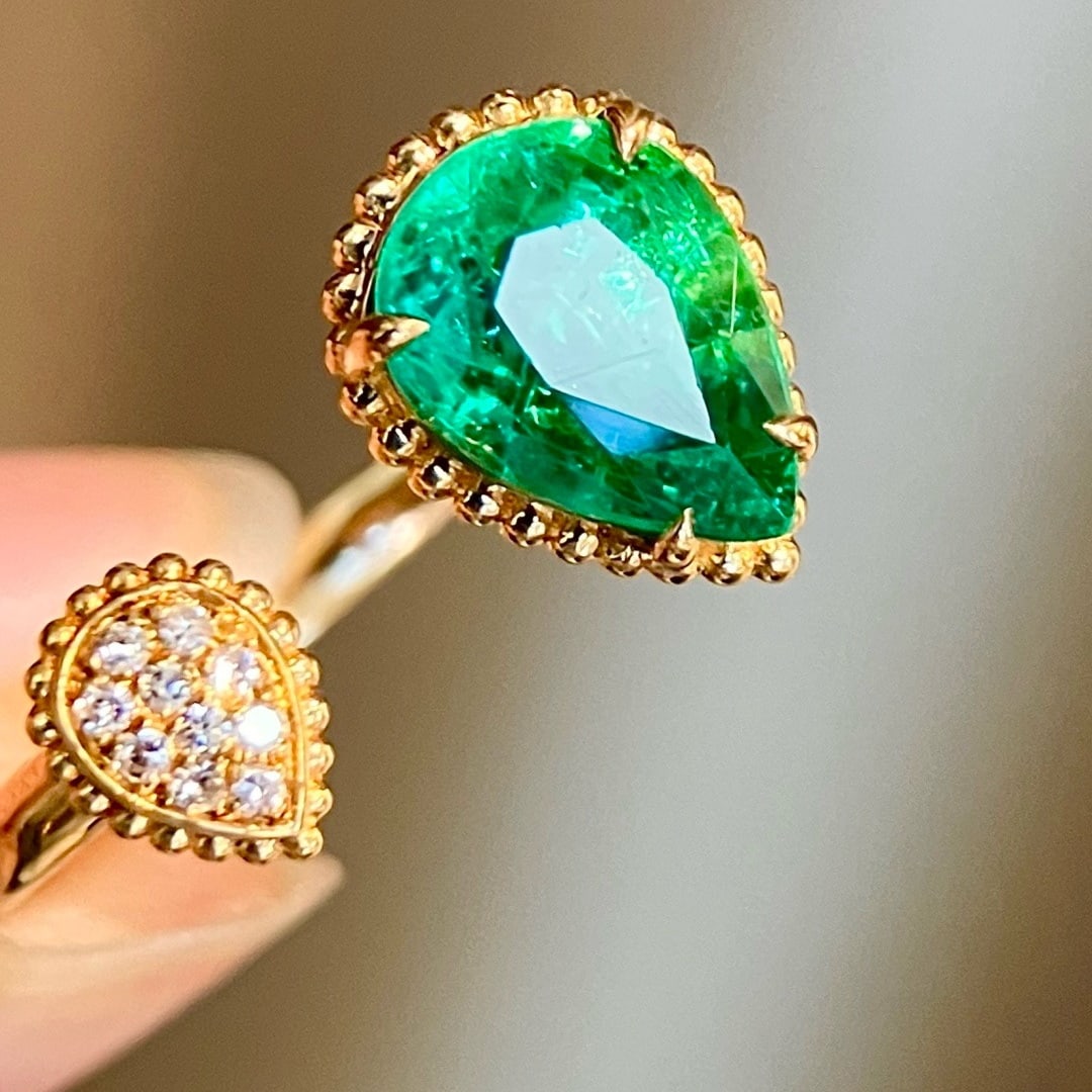 14k Gold 1.96 Ct Vivid Green Natural Emerald & Diamond Ring - 4