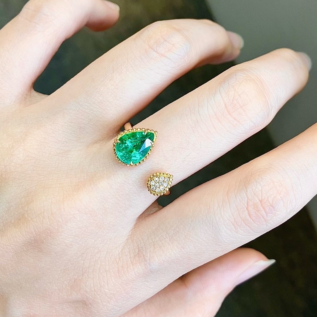 14k Gold 1.96 Ct Vivid Green Natural Emerald & Diamond Ring - 5