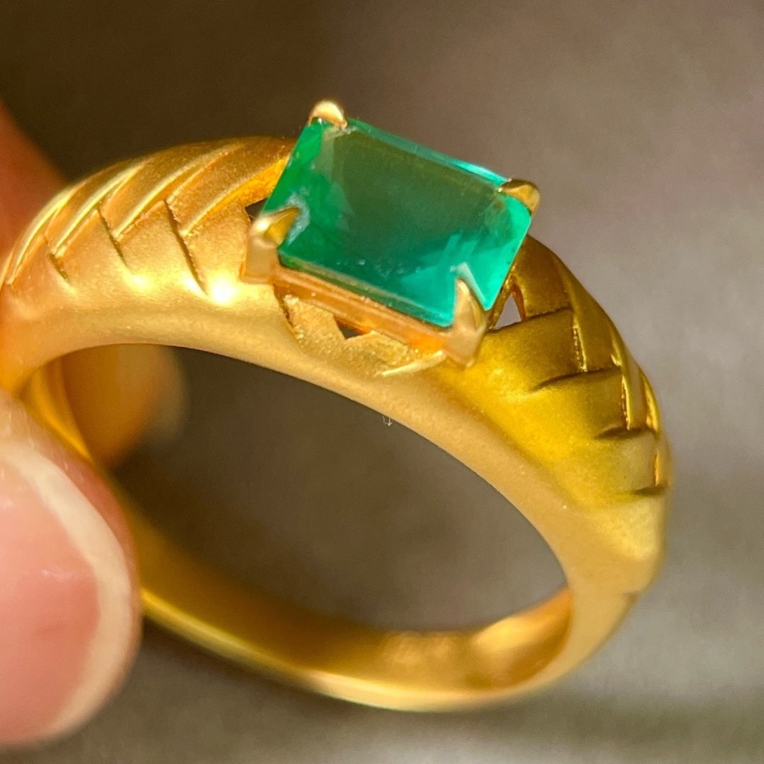 14k Gold 0.80 Ct Natural Emerald Ring - 4
