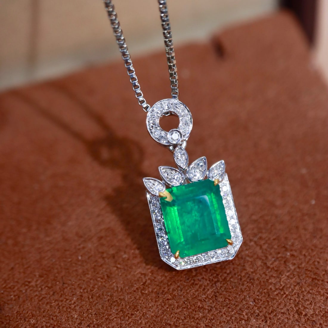 14k Gold 2.00 Ctw Natural Emerald & Diamond Pendant( Without Chain ) - 4