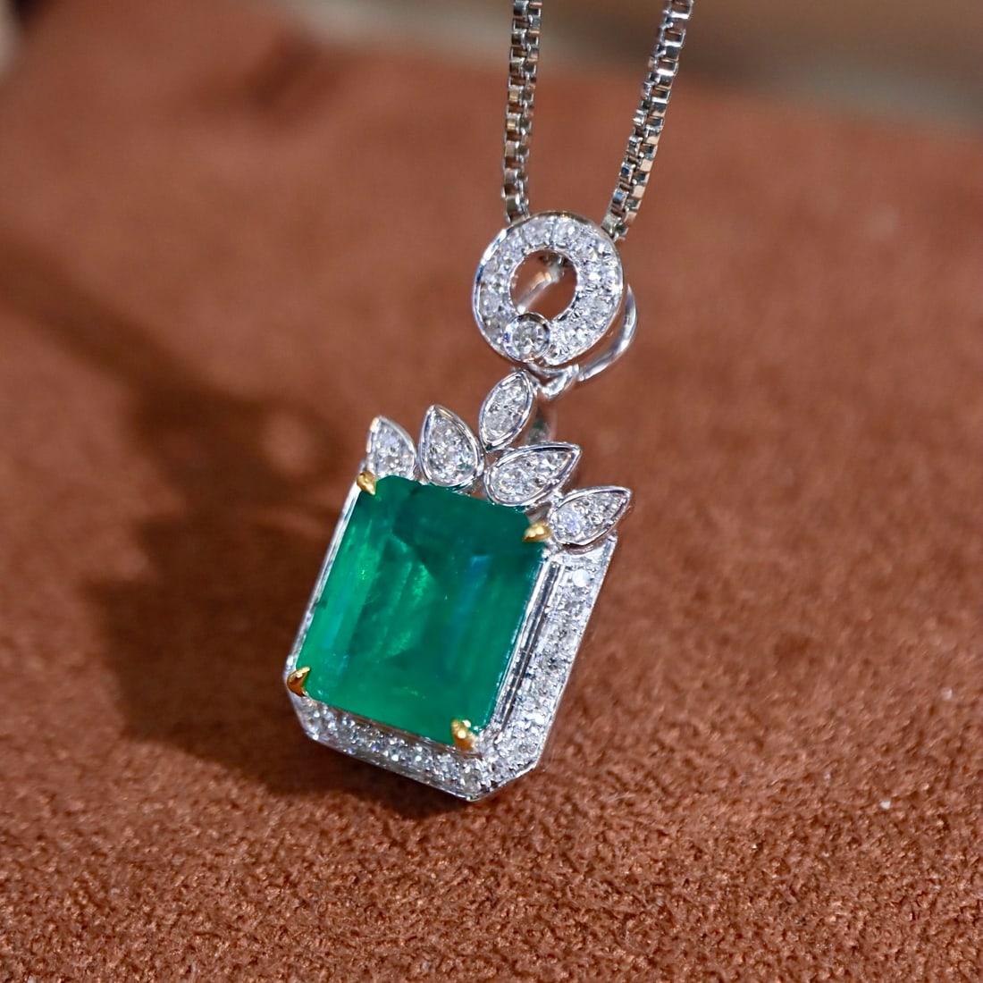 14k Gold 2.00 Ctw Natural Emerald & Diamond Pendant( Without Chain ) - 6