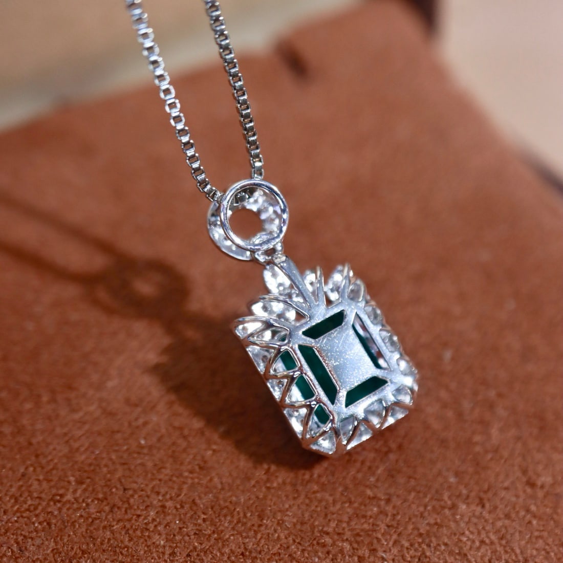 14k Gold 2.00 Ctw Natural Emerald & Diamond Pendant( Without Chain ) - 7