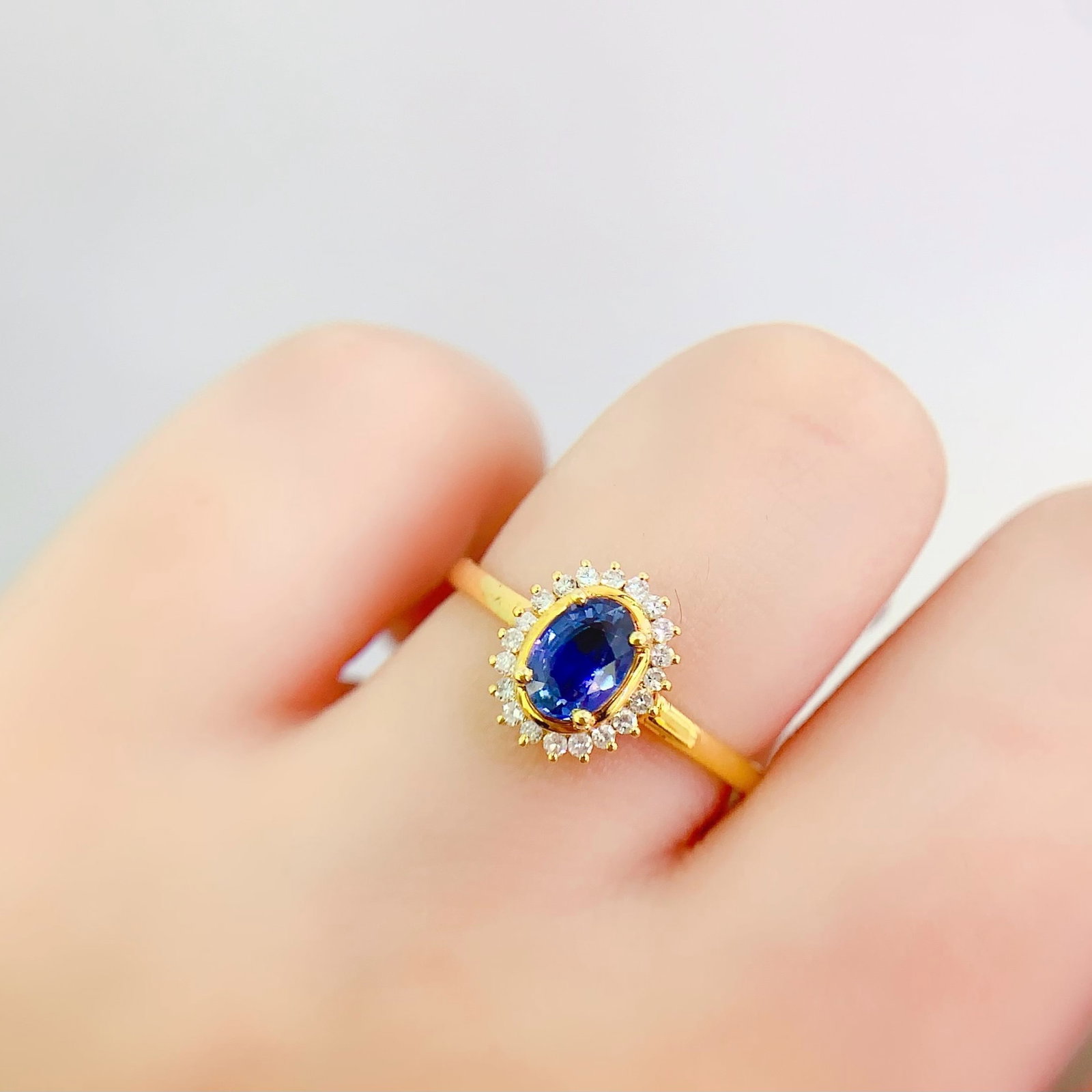 14k Gold 0.8 Ct Natural Sapphire & Diamond Ring - 6