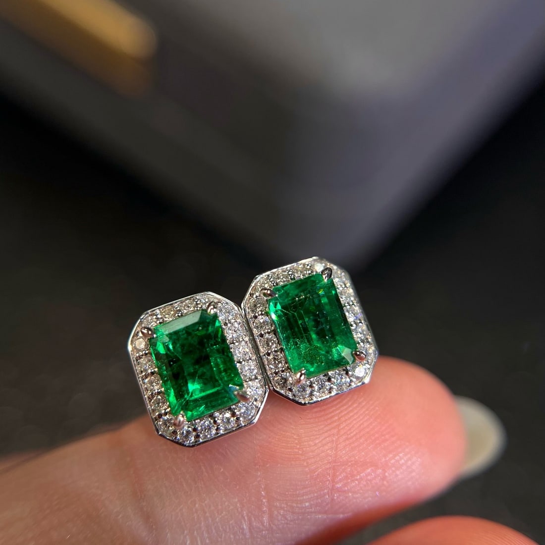 14k Gold 1.94 Ctw Vivid Green Natural Emerald & Diamond Earrings - 4