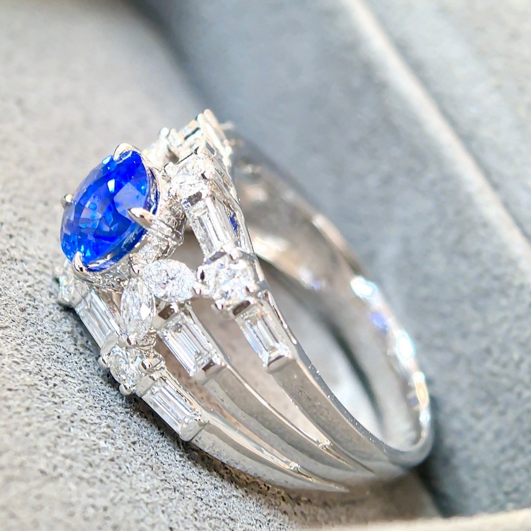 14k Gold 2.83 Ctw Natural Sapphire & Diamond Ring - 4