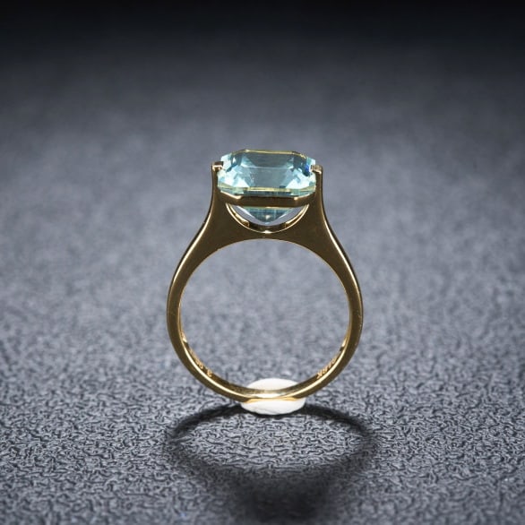 14k Gold 3.95 Ct Natural Aquamarine Ring - 7