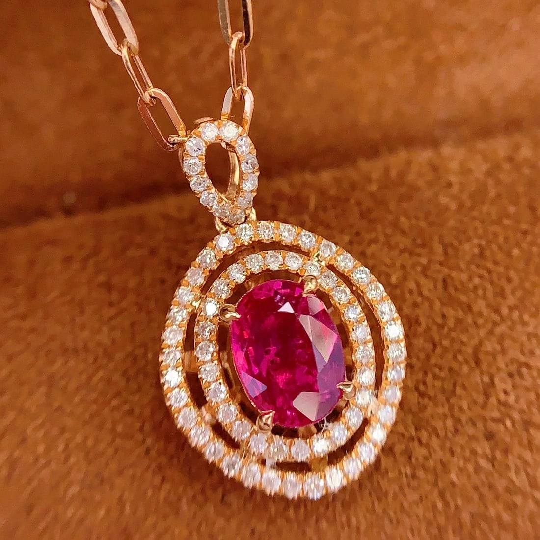 14k Gold 0.85 Ct Natural Ruby & Diamond Pendant( Without Chain ): Ref:231096315 // gold content:14k gold // main gemstone:ruby // shape:oval // carat weight:0. 85ct // color:red // treatment:natural // // adjacent gemstone 2 : diamond // number of stones:73 //