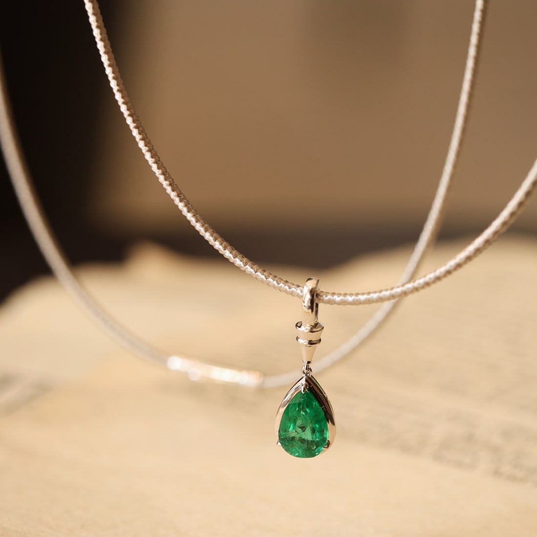 14k Gold 1.18 Ct Natural Emerald Necklace - 2