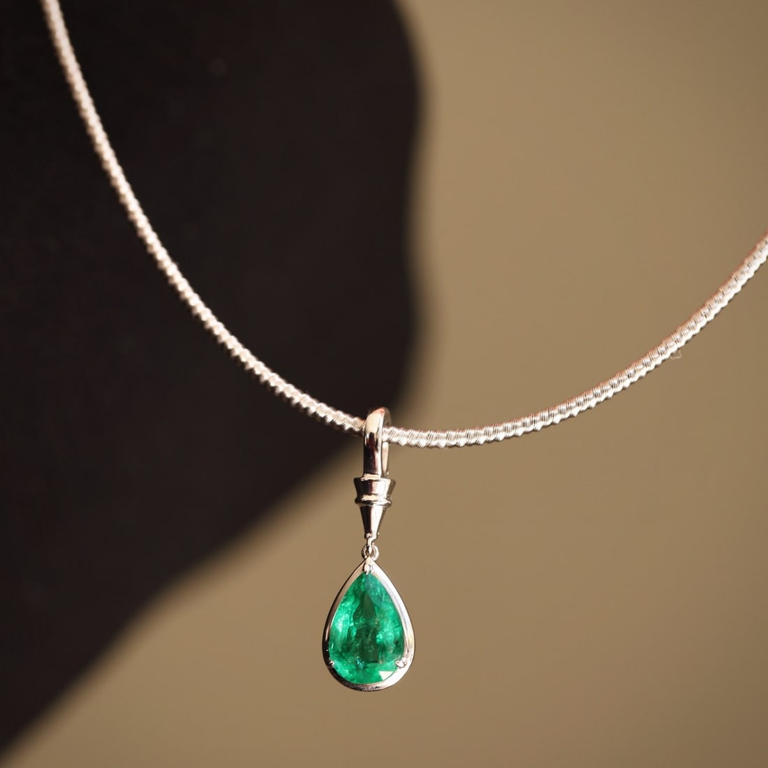 14k Gold 1.18 Ct Natural Emerald Necklace - 3